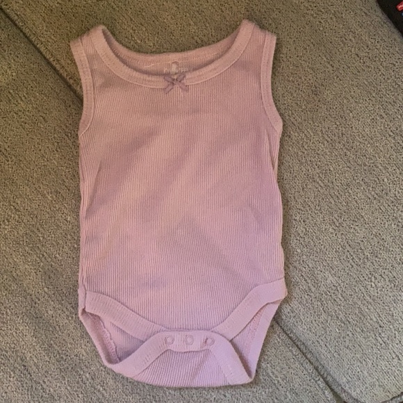 Kyle&Deena 3 piece onesie set. - Picture 2 of 4